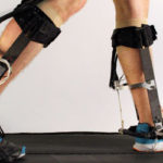 Caminar con exoesqueleto en tobillos